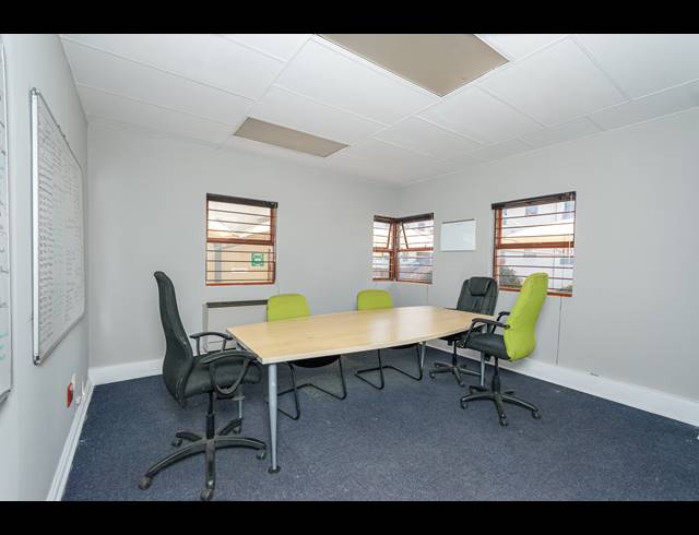250M² BUSINESS CENTRE TO LET IN FERNDALE